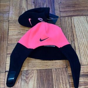 NWT Nike pink and black infant hat and mitten set